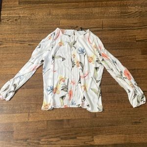 White blouse I with colorful flowers, size: XL,